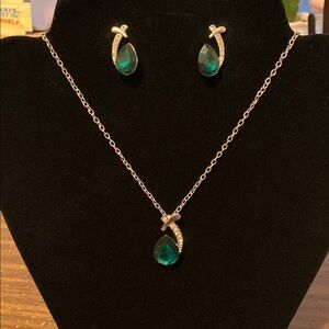 New Elegant Silver and Green Tear Drop Jewelry Set